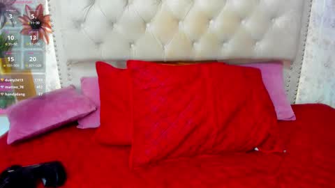 victoriaarousse online show from February 9, 2025, 3:43 am