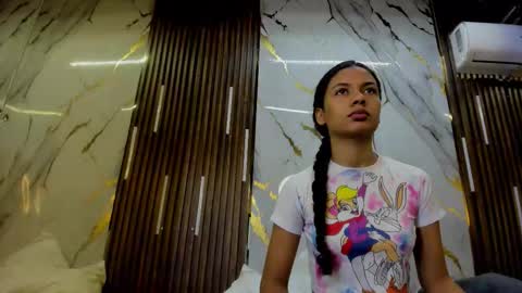 Victoria  online show from October 20, 2025, 7:47 pm