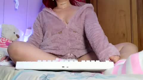 Snapshot of victoriajamesx chatting on September 19, 2025, 12:34 am Victoria online show from September 19, 2025, 12:34 am