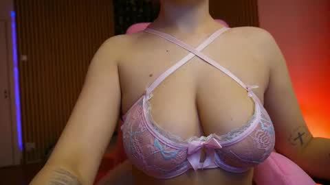 Snapshot of victoriarim chatting on February 22, 2026, 6:24 am victoriarim online show from February 22, 2026, 6:24 am