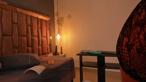 Victoria  online show from February 3, 2025, 12:36 pm