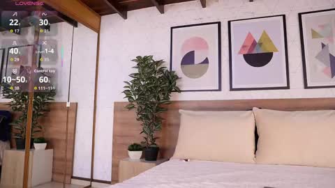 Victoria Shelby  online show from April 13, 2026, 11:48 am