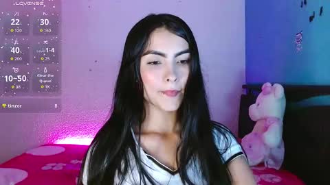 victoriia_henao_ online show from February 4, 2026, 5:35 am