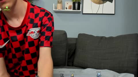 Snapshot of viego_pattel chatting on December 15, 2024, 9:31 pm Viego Pattel online show from December 15, 2024, 9:31 pm