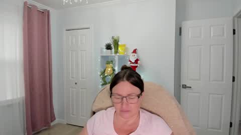 Snapshot of vika7333 chatting on December 10, 2024, 3:55 pm Ukrainian-woman online show from December 10, 2024, 3:55 pm