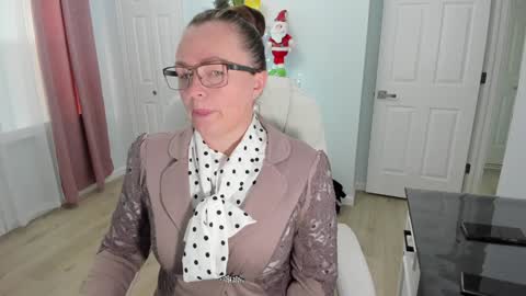 Snapshot of vika7333 chatting on December 18, 2024, 1:23 pm Ukrainian-woman online show from December 18, 2024, 1:23 pm