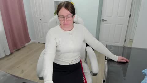 Snapshot of vika7333 chatting on February 20, 2025, 4:57 pm Ukrainian-woman online show from February 20, 2025, 4:57 pm