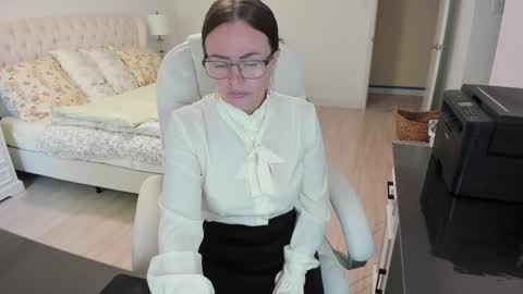 Snapshot of vika7333 chatting on September 9, 2025, 2:38 pm Ukrainian-woman online show from September 9, 2025, 2:38 pm