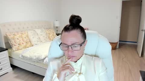 Snapshot of vika7333 chatting on September 15, 2025, 1:11 pm Ukrainian-woman online show from September 15, 2025, 1:11 pm