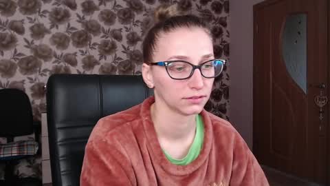 Snapshot of vikaericka chatting on December 7, 2024, 8:11 am Vika online show from December 7, 2024, 8:11 am