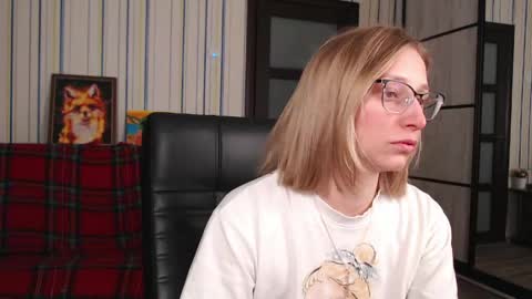Vika online show from April 26, 2026, 7:33 pm