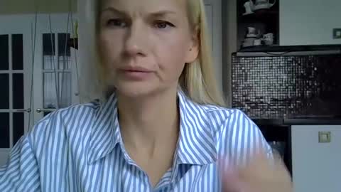 viki_loun5 online show from October 2, 2025, 7:04 am