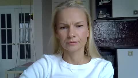 viki_loun5 online show from October 22, 2025, 9:42 am