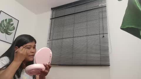 Snapshot of viki_mom chatting on March 1, 2025, 2:15 am Viki Mom  online show from March 1, 2025, 2:15 am
