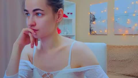 vikiberry online show from March 19, 2026, 5:00 am