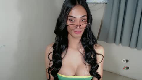 vikkylustfull online show from March 8, 2025, 4:45 am