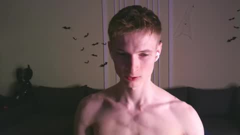 Max online show from October 26, 2025, 6:25 pm