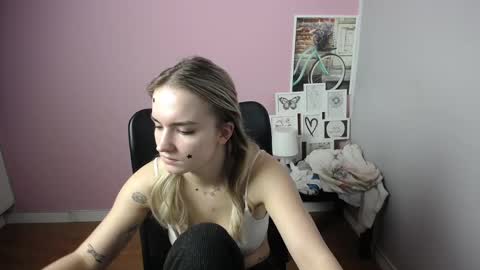 viktoria_lovely online show from December 21, 2024, 12:38 pm