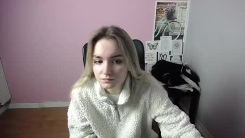 viktoria_lovely online show from February 3, 2025, 8:02 am