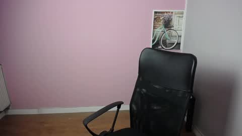 viktoria_lovely online show from February 17, 2025, 6:20 am