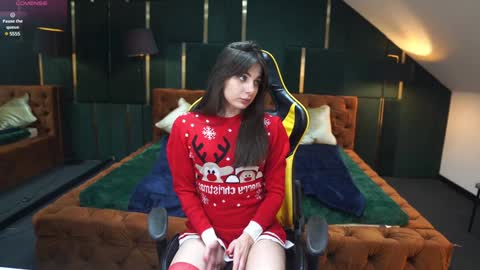 Alisa online show from December 25, 2024, 8:17 pm
