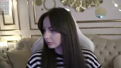 Alisa online show from February 7, 2025, 7:49 pm