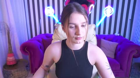 VikVikLove online show from April 20, 2026, 11:13 am
