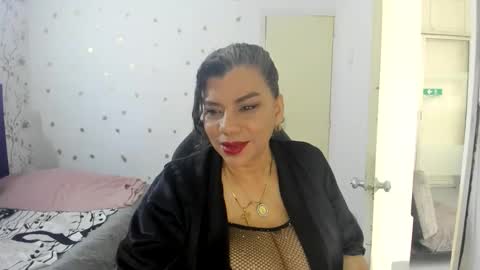 Snapshot of vikyadams chatting on April 28, 2026, 12:32 pm VIKY ADAMS online show from April 28, 2026, 12:32 pm