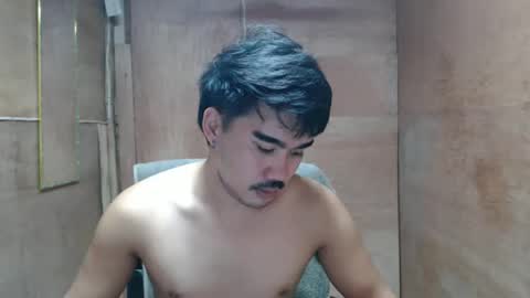 Snapshot of vin_17 chatting on April 21, 2026, 2:37 am Call me Marvin online show from April 21, 2026, 2:37 am