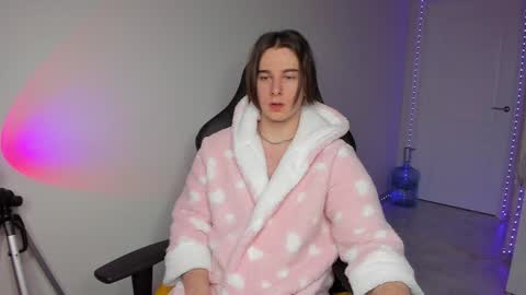 Vincent Strong online show from January 3, 2025, 7:27 am