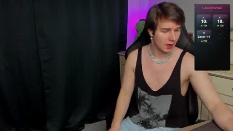 Vincent Strong online show from October 18, 2025, 8:04 am