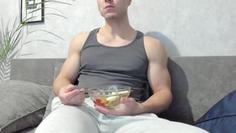 Snapshot of vincent_o chatting on January 16, 2025, 4:50 pm Vincent. uncut 18cm online show from January 16, 2025, 4:50 pm