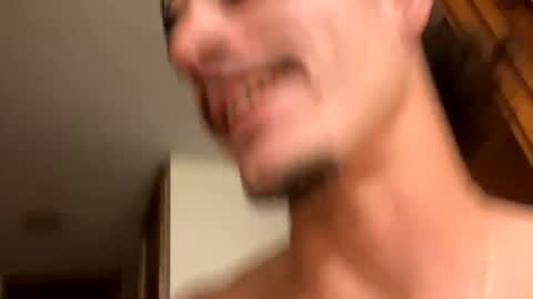 Snapshot of vinsmoke_sanji2020 chatting on January 11, 2025, 3:34 am Sanji online show from January 11, 2025, 3:34 am