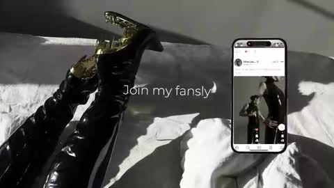 Diva Silvia online show from November 28, 2025, 4:42 pm