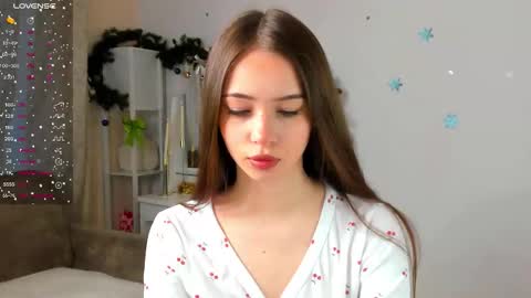 Snapshot of violarivera chatting on January 10, 2026, 9:00 am violarivera online show from January 10, 2026, 9:00 am