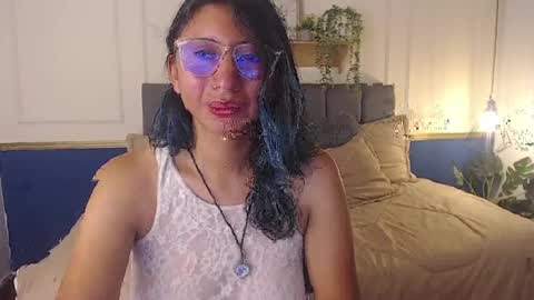V I O L E T  online show from April 7, 2026, 2:28 pm