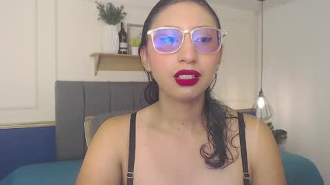 V I O L E T  online show from April 17, 2026, 2:09 pm