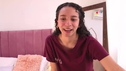 violet__15 online show from April 6, 2026, 12:06 pm