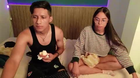 violet_and_dylan online show from December 14, 2025, 12:10 pm