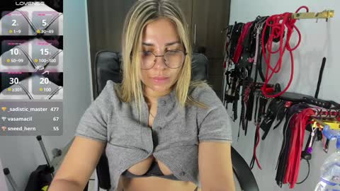 Snapshot of violet_bdsmx chatting on January 4, 2025, 11:27 pm Kim online show from January 4, 2025, 11:27 pm