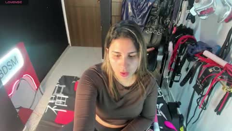 Snapshot of violet_bdsmx chatting on October 14, 2025, 8:42 pm Kim online show from October 14, 2025, 8:42 pm