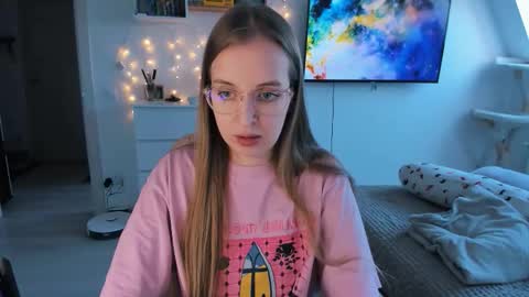 Violet online show from February 5, 2026, 11:04 am