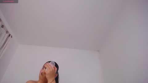 Snapshot of violet_giraldo chatting on February 8, 2026, 3:48 pm violet_giraldo online show from February 8, 2026, 3:48 pm