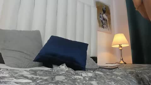 Snapshot of violet_queen2 chatting on March 22, 2026, 6:55 pm Mary online show from March 22, 2026, 6:55 pm