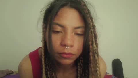 Snapshot of violet_smmithh chatting on February 5, 2025, 8:57 pm Violet online show from February 5, 2025, 8:57 pm