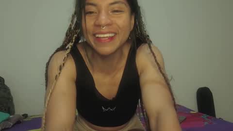 Snapshot of violet_smmithh chatting on February 7, 2025, 9:15 pm Violet online show from February 7, 2025, 9:15 pm