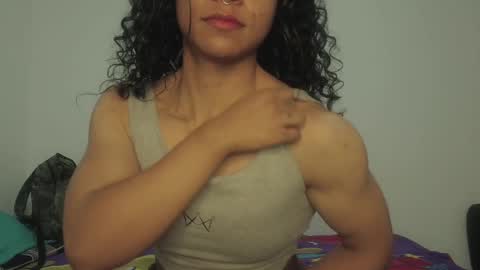 Snapshot of violet_smmithh chatting on February 11, 2025, 9:35 pm Violet online show from February 11, 2025, 9:35 pm