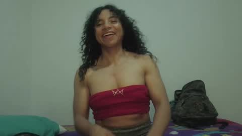 Snapshot of violet_smmithh chatting on March 4, 2025, 10:05 pm Violet online show from March 4, 2025, 10:05 pm