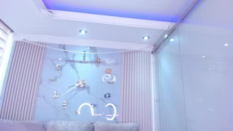 Violeta online show from March 7, 2025, 8:11 pm