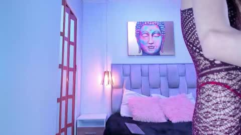 violet_storm_ online show from January 11, 2026, 5:01 am